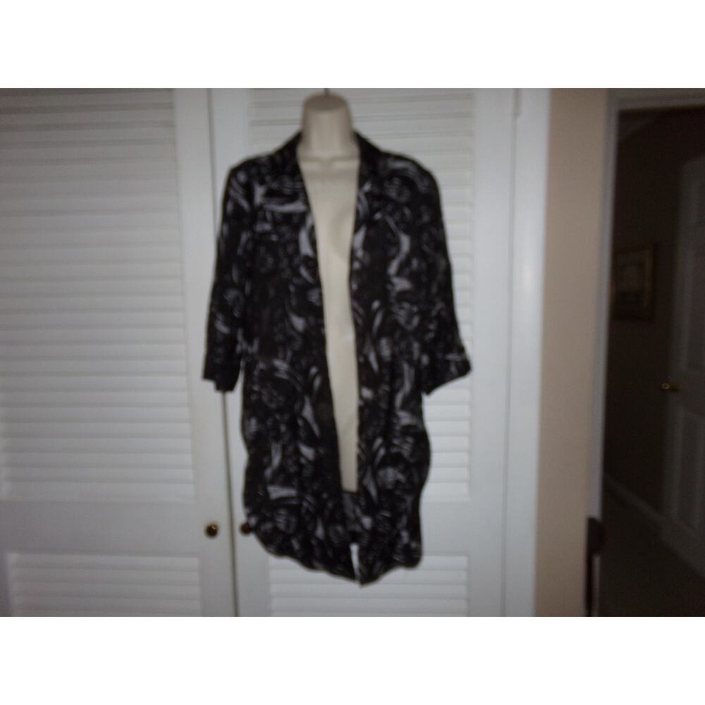 Alberto Makali black and silver jacket size M EUC 3/4 sleeves Classy‎